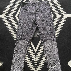 Lululemon Wunder Under 28” Size 6 - Like New